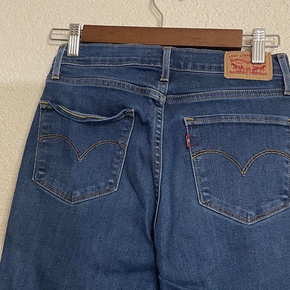 LEVI STRUSS Blue Jeans - Picture 6 of 8